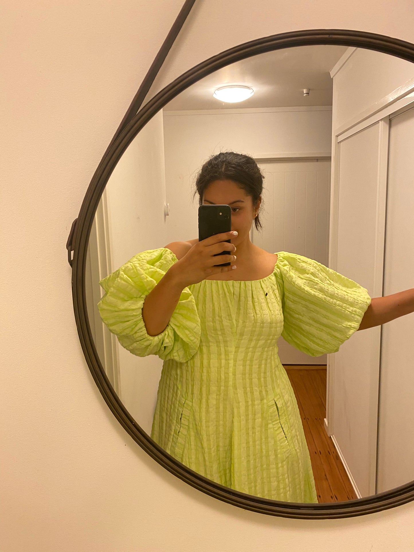 Off the shoulder princess Puff